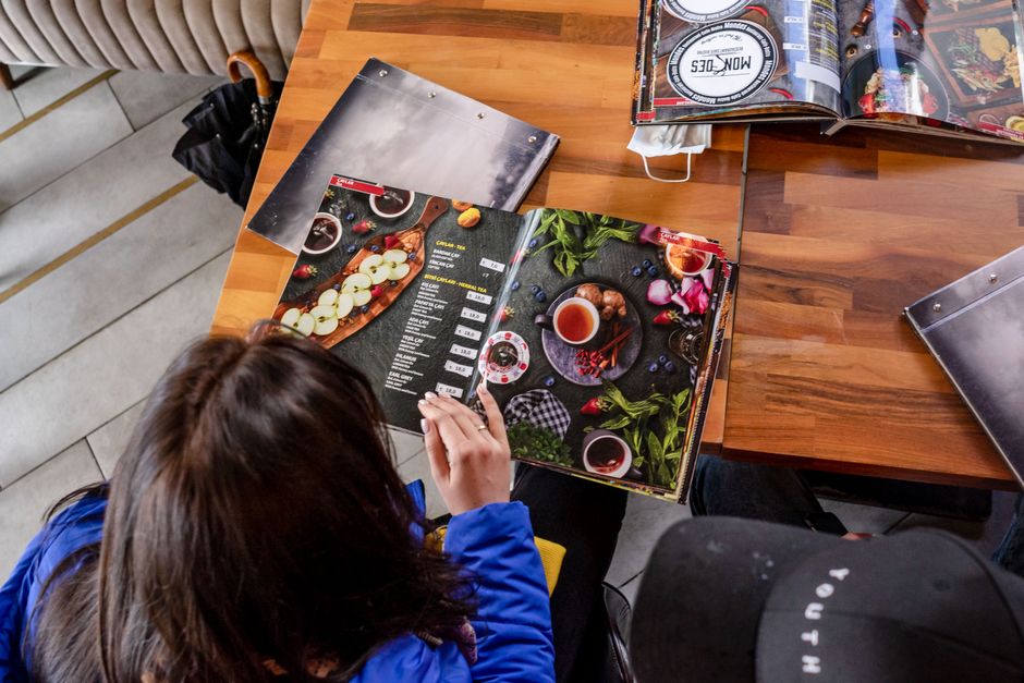 Restoranınızda Çoklu Dil Menüsüyle Turist Çekmenin Pratik Yolları